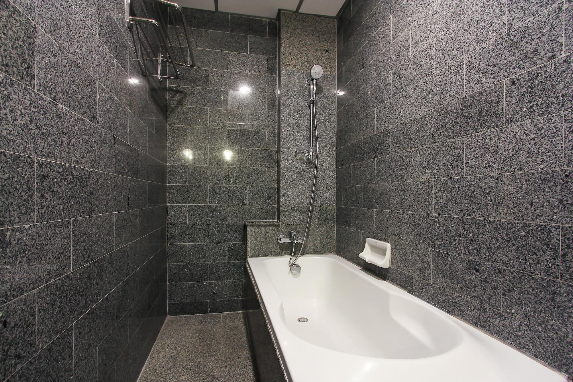 D Varee Xpress Pula Silom,