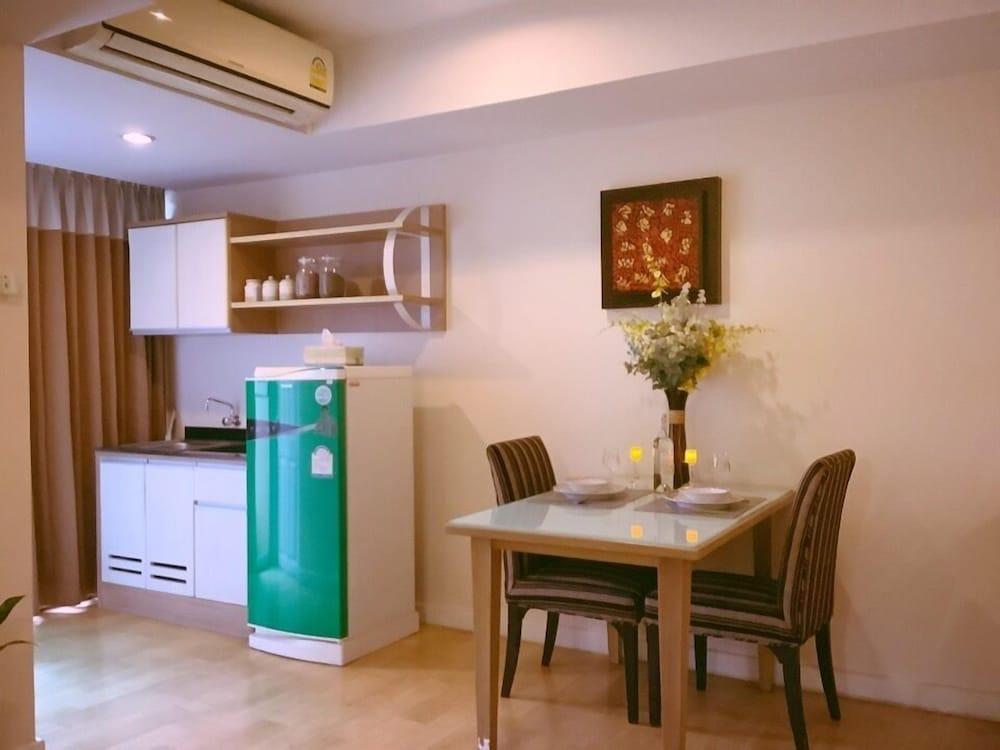 Sky Place Srinakarin 3*