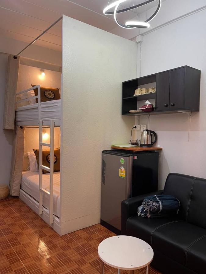 Hotel Acozyposhtel Bangkok