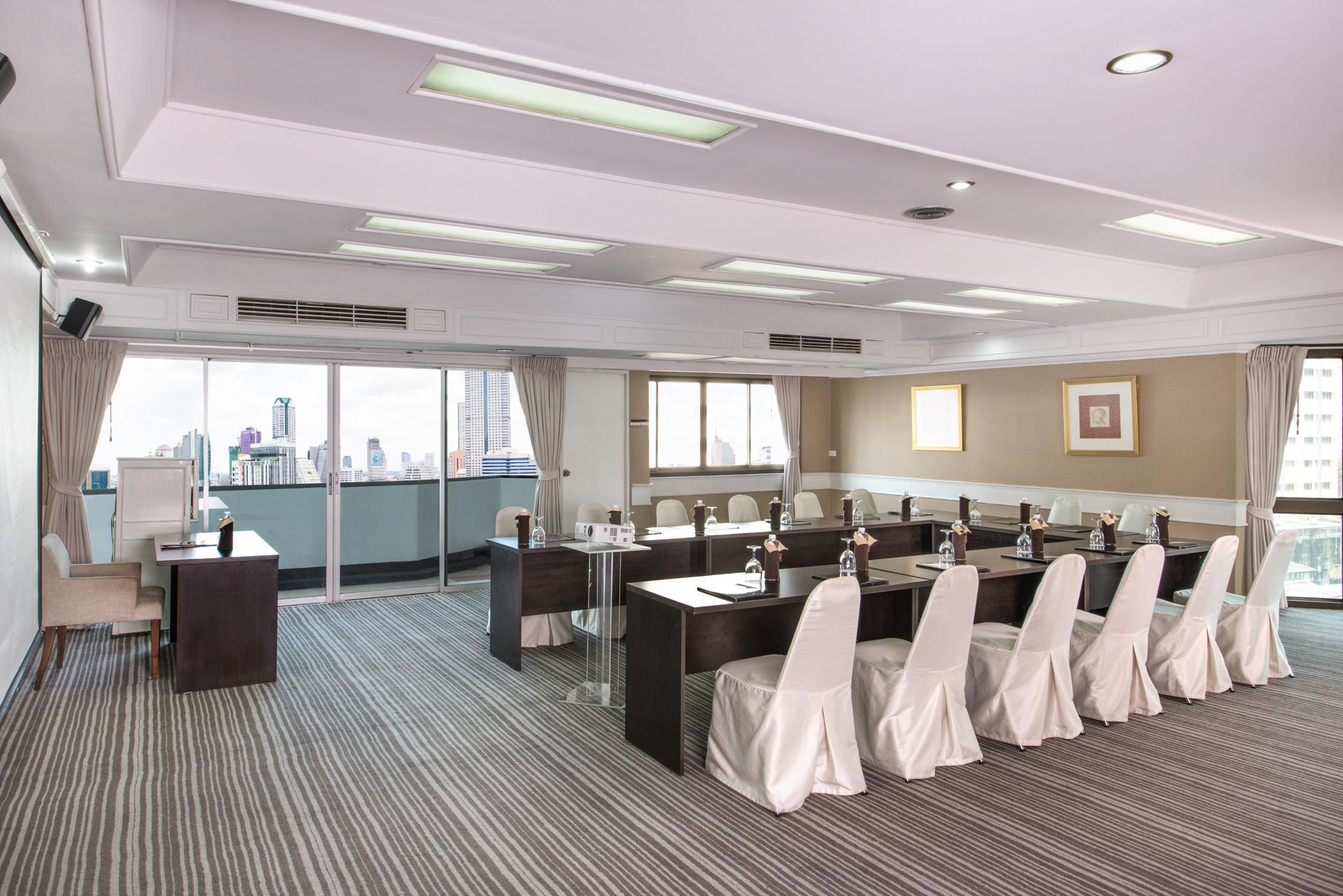 Furama Silom Hotel 4*