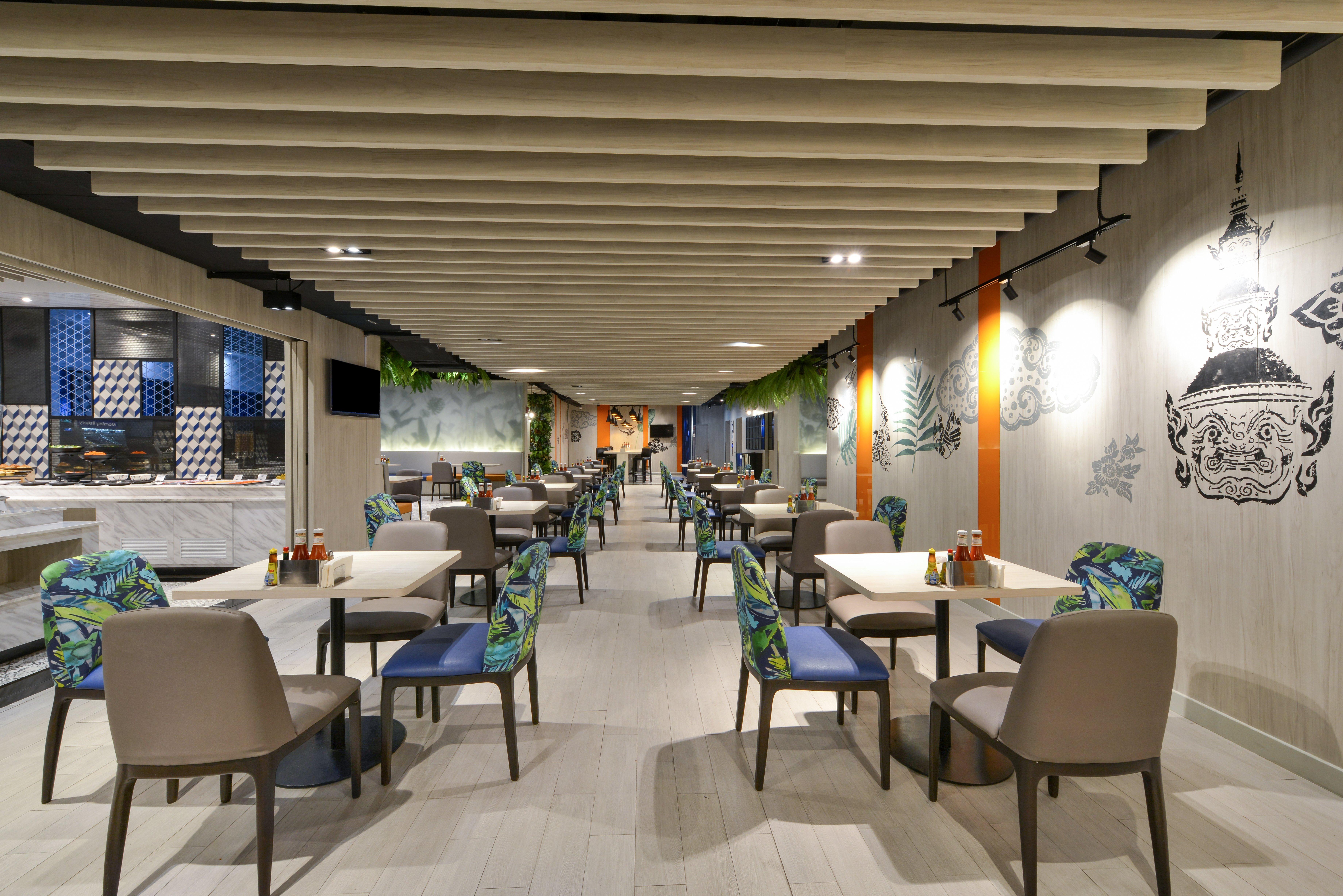 Hotel Express Sukhumvit 11 By Ihg