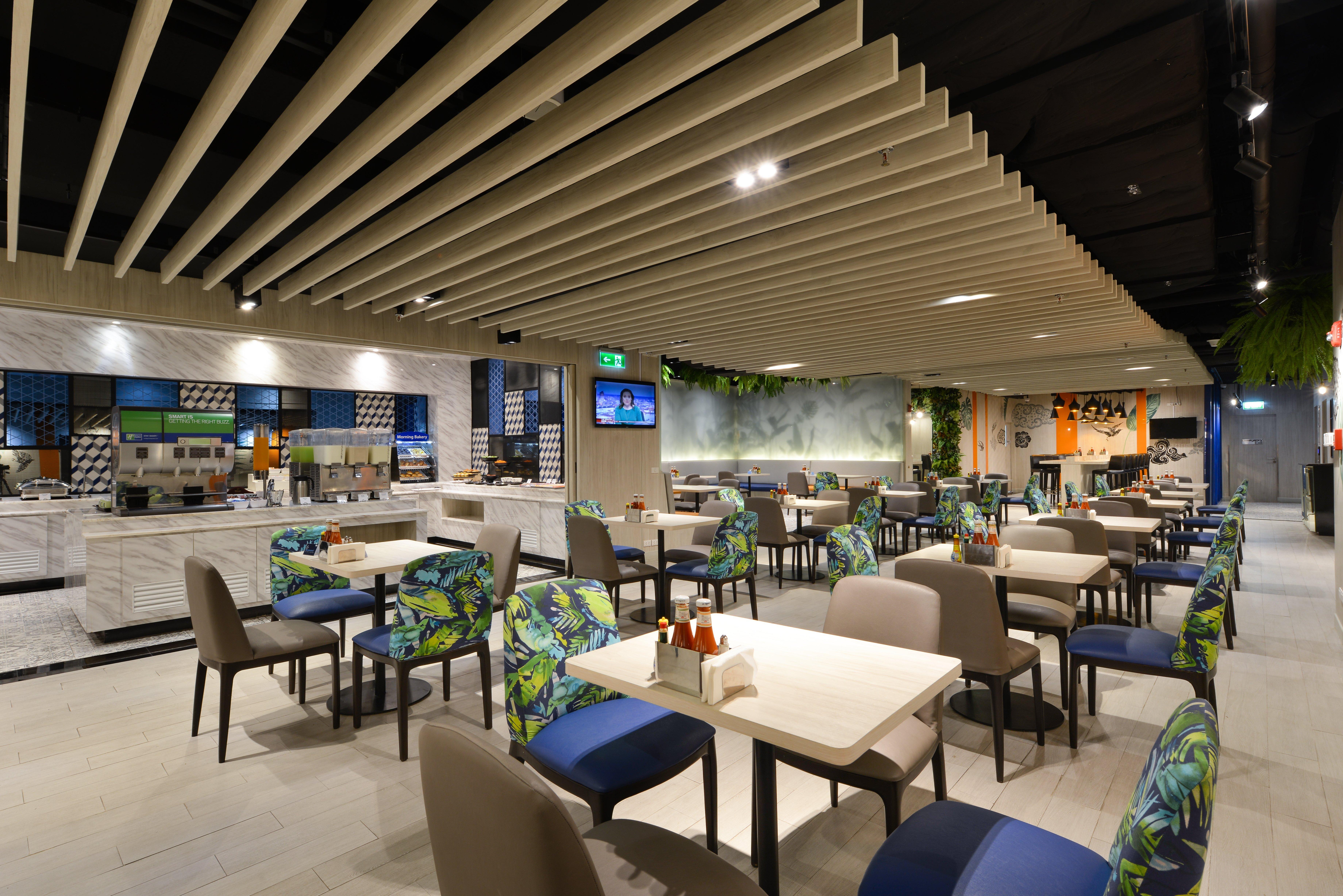 Hotel Express Sukhumvit 11 By Ihg