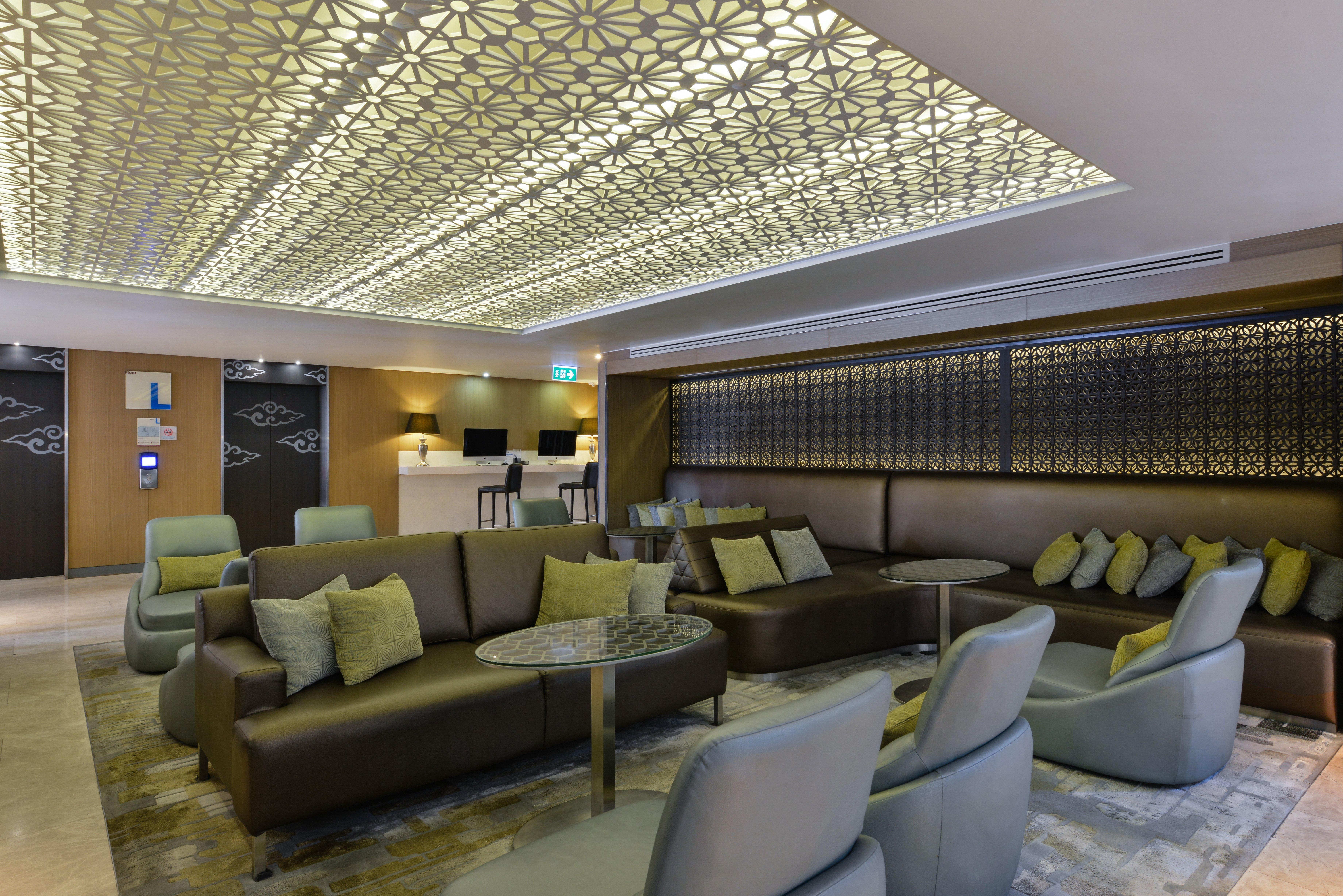 Express Sukhumvit 11 By Ihg Hotel 4*