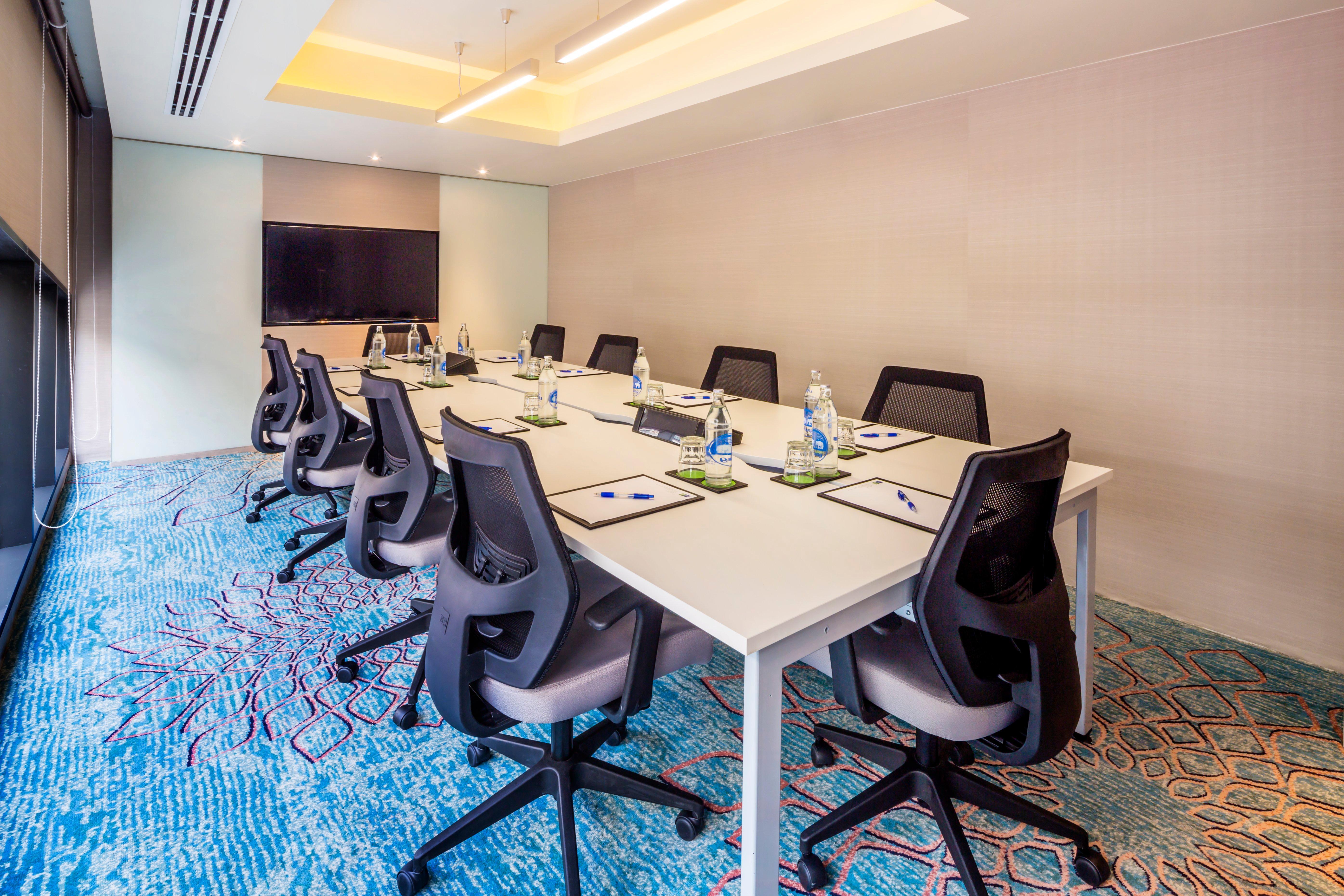 Express Sukhumvit 11 By Ihg Hotel 4*