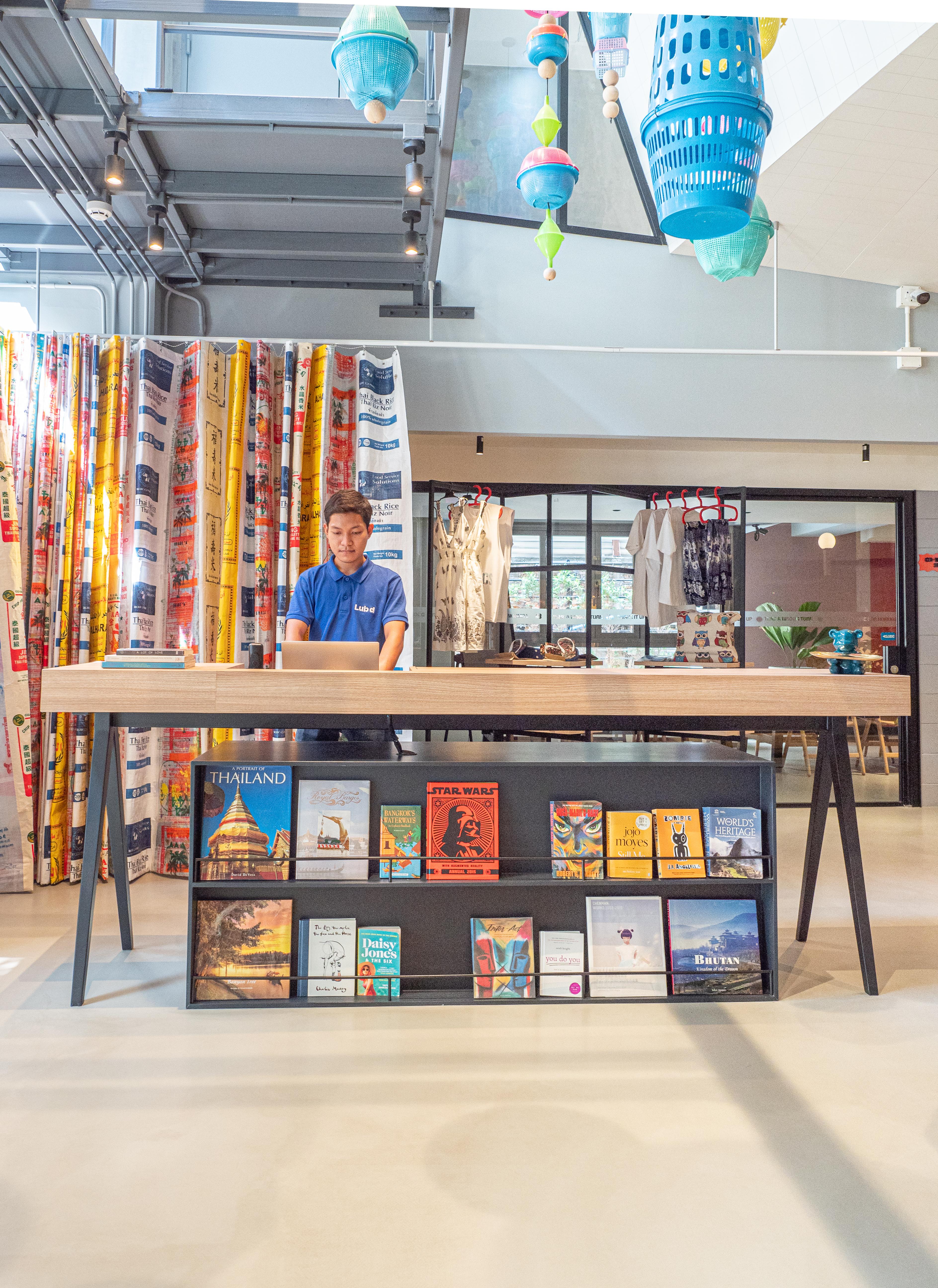 Lub D Siam - Opposite Mbk & Next To Skytrain - Perfect For Shopping Lovers! Hostel