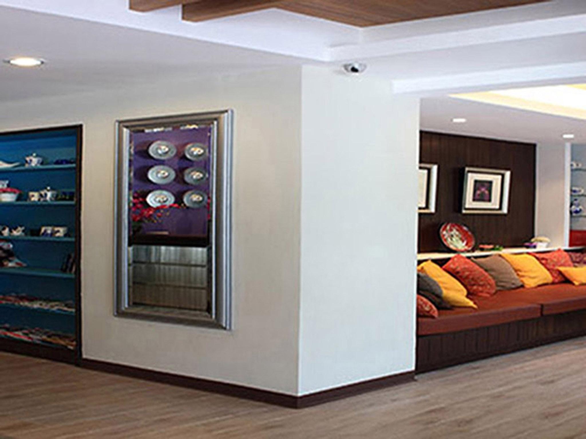 Sawasdee @ Sukhumvit Soi 8 Hotel 3*