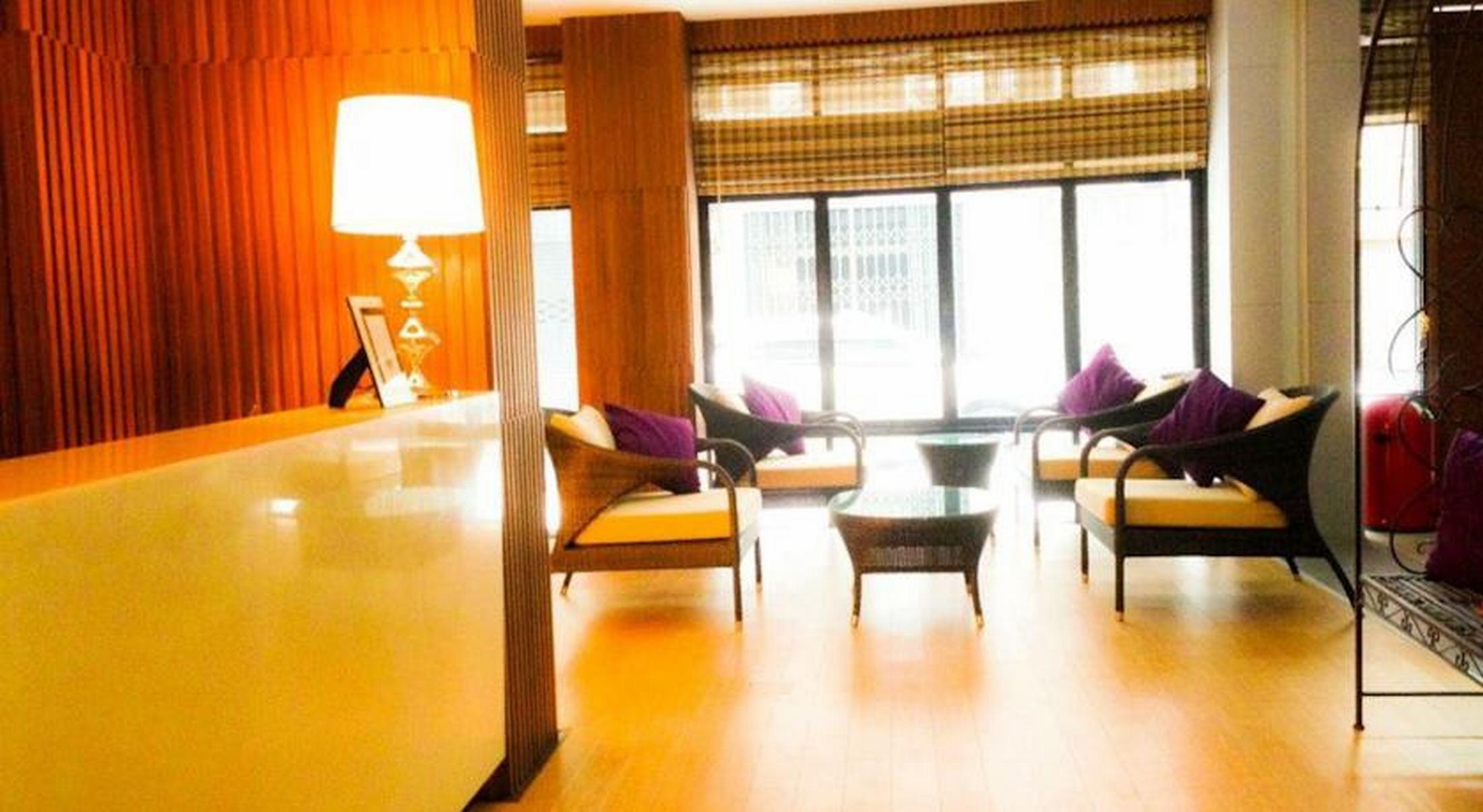 Icheck Gems Center Silom 3* Bangkok