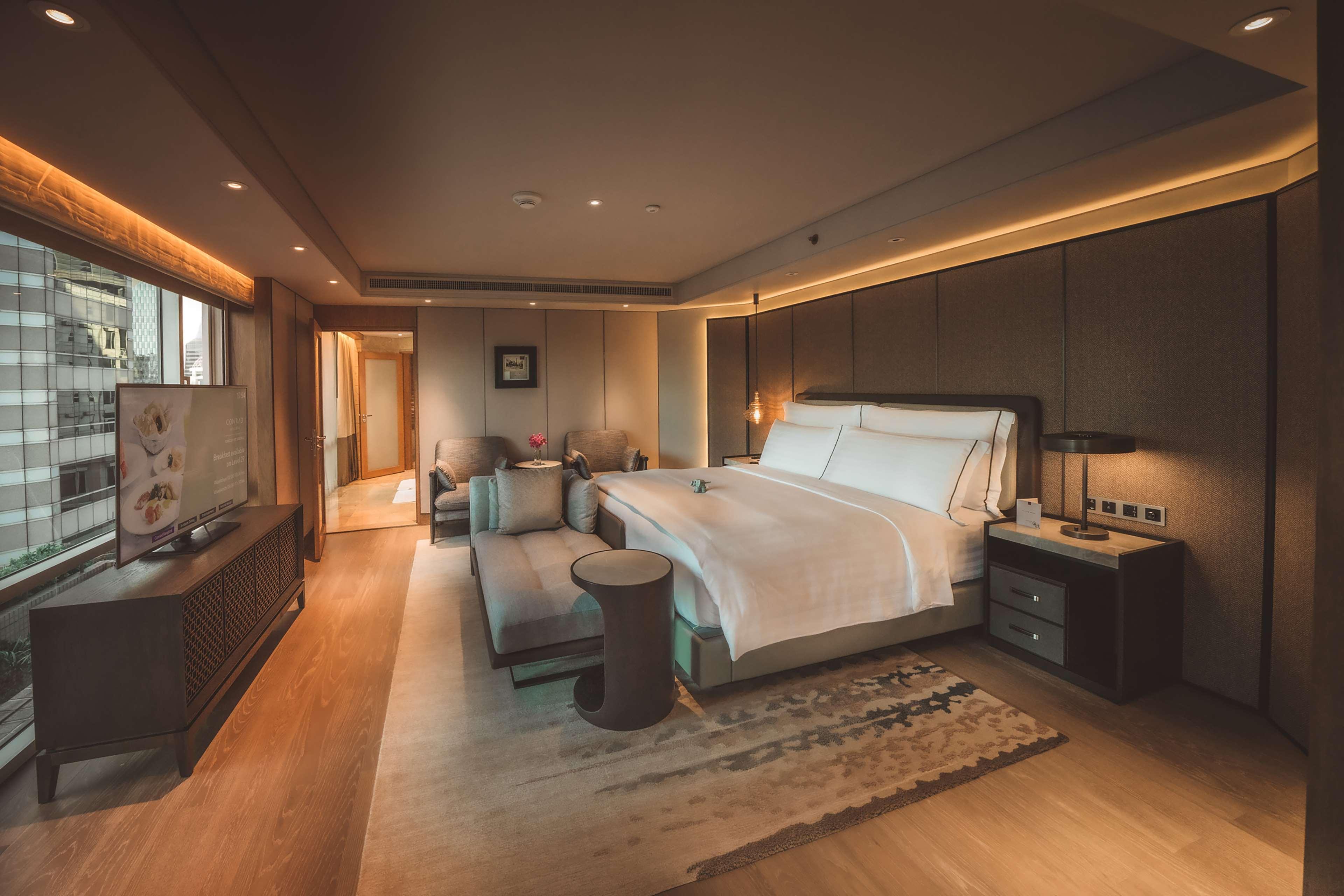Conrad 5*