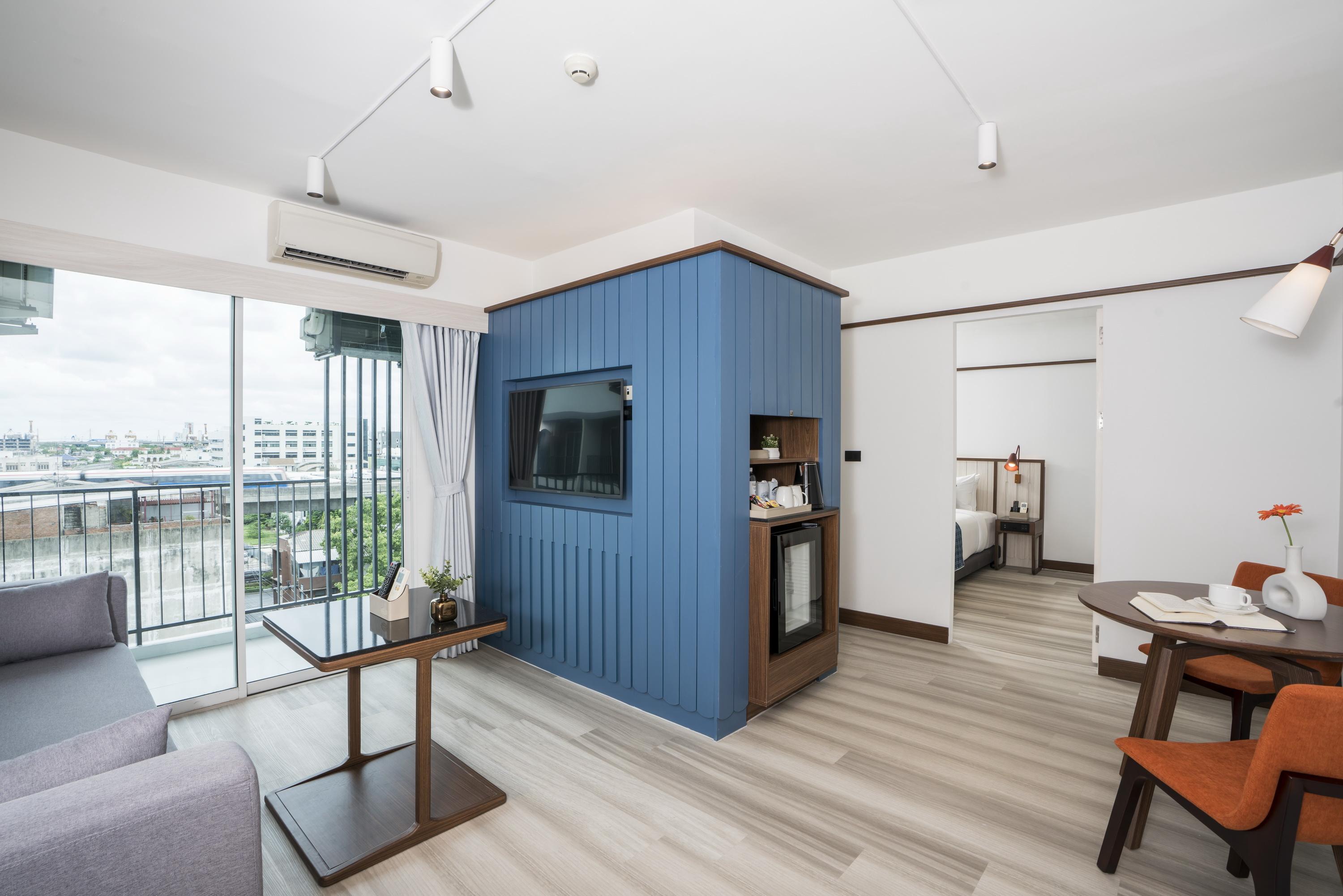 Amber Sukhumvit 85 Hotel 3*