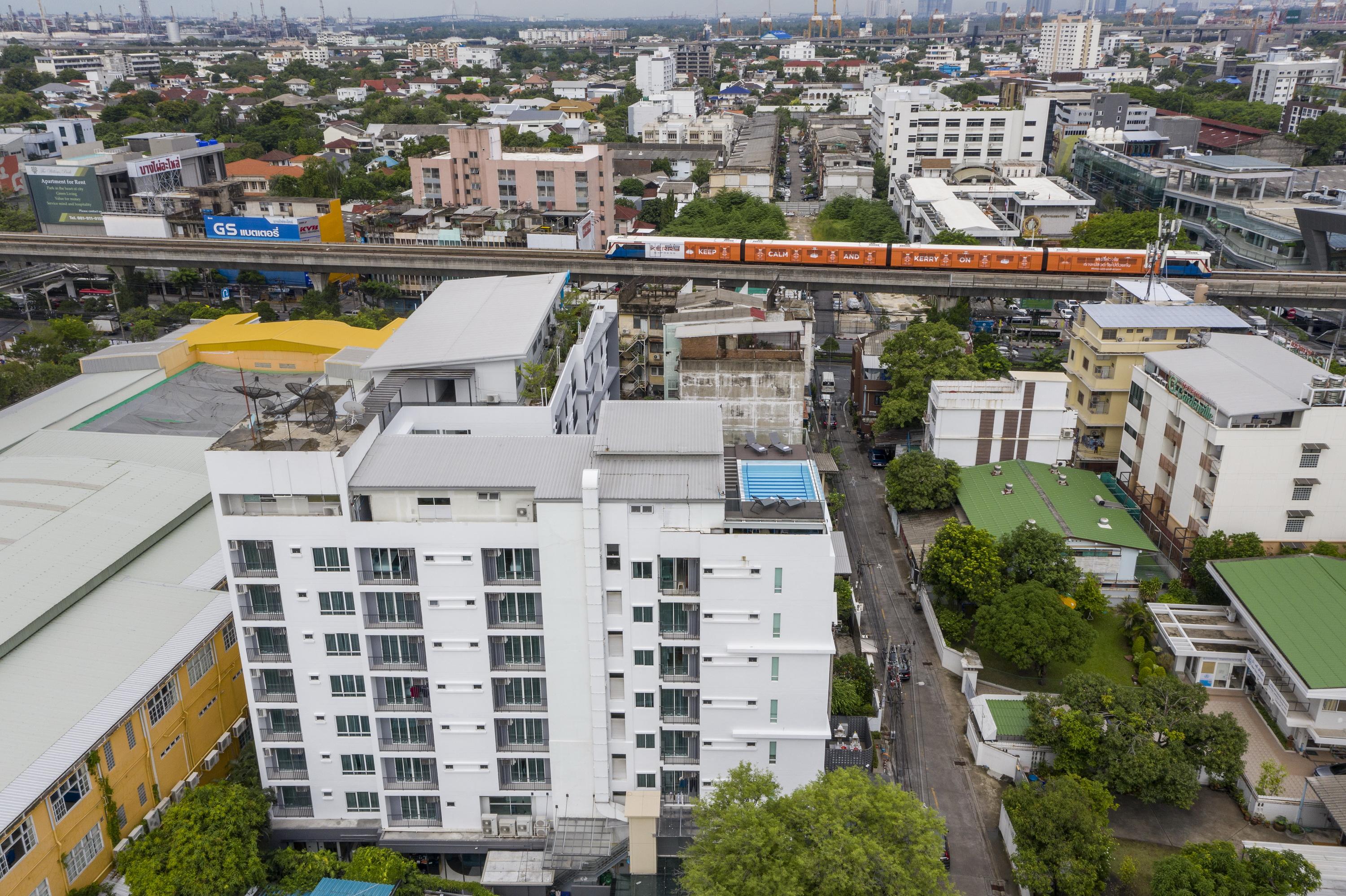 Amber Sukhumvit 85 3*