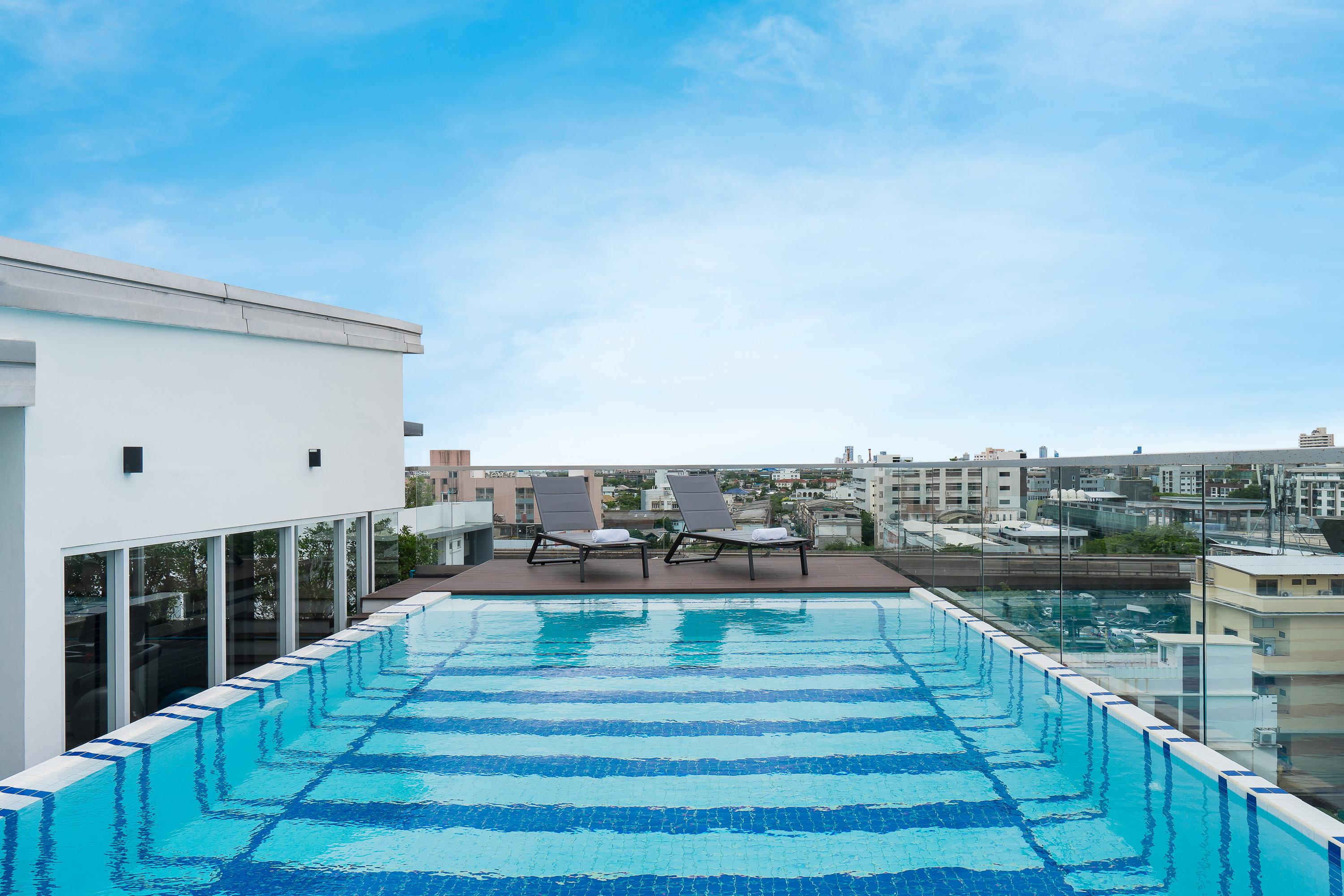 Amber Sukhumvit 85 3*