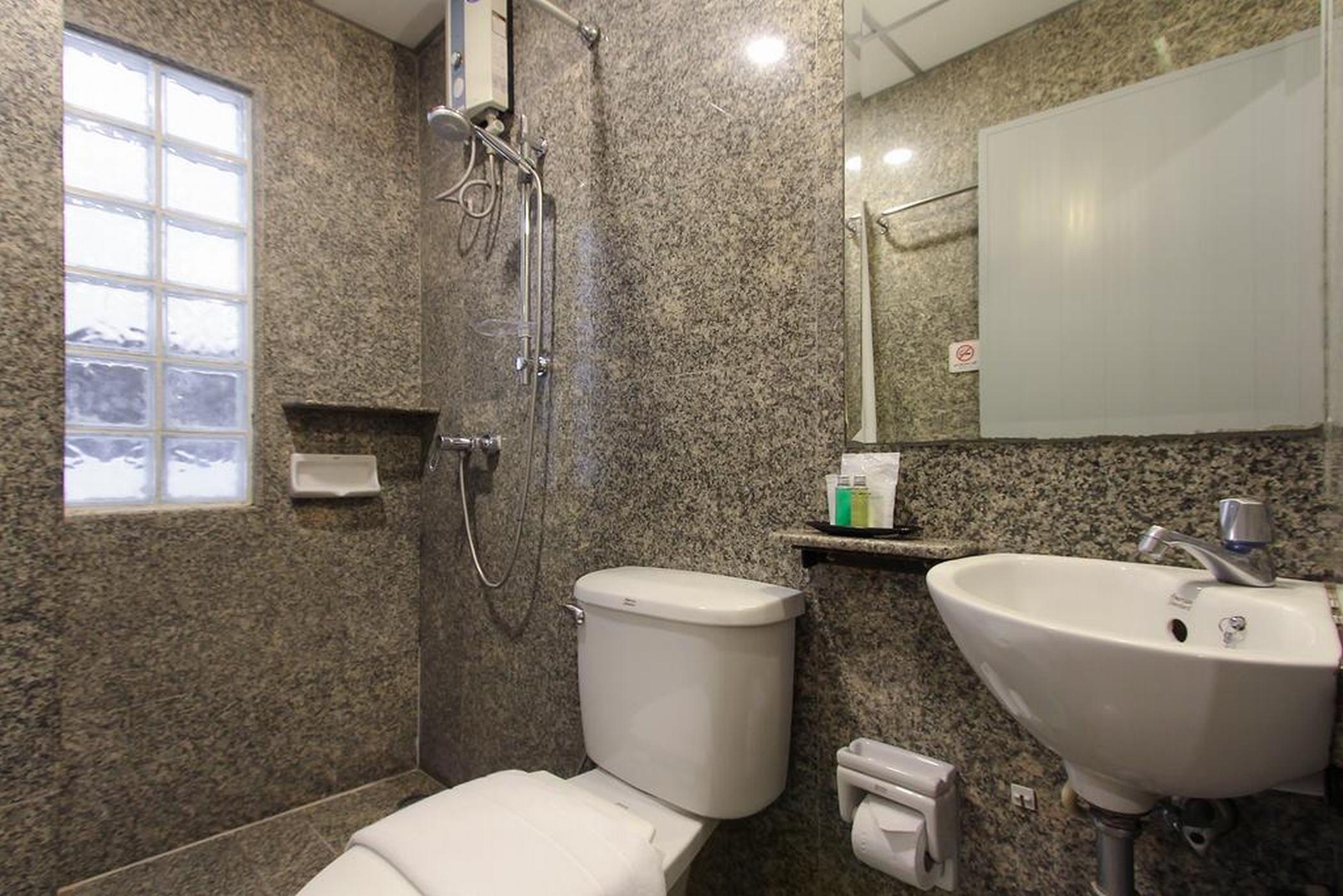 D Varee Xpress Pula Silom,