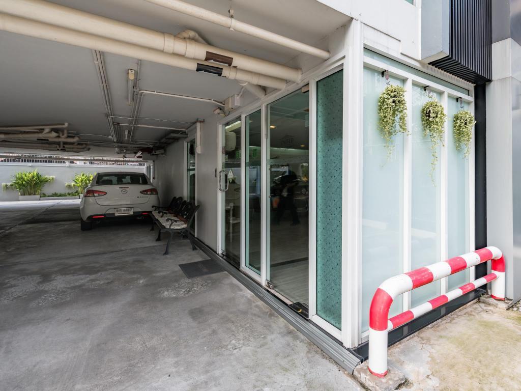 United Ekamai Aparthotel 3*