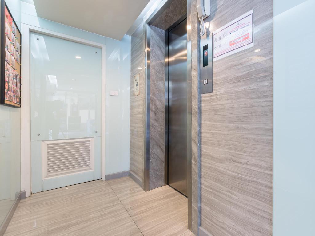 Aparthotel United Ekamai 3*