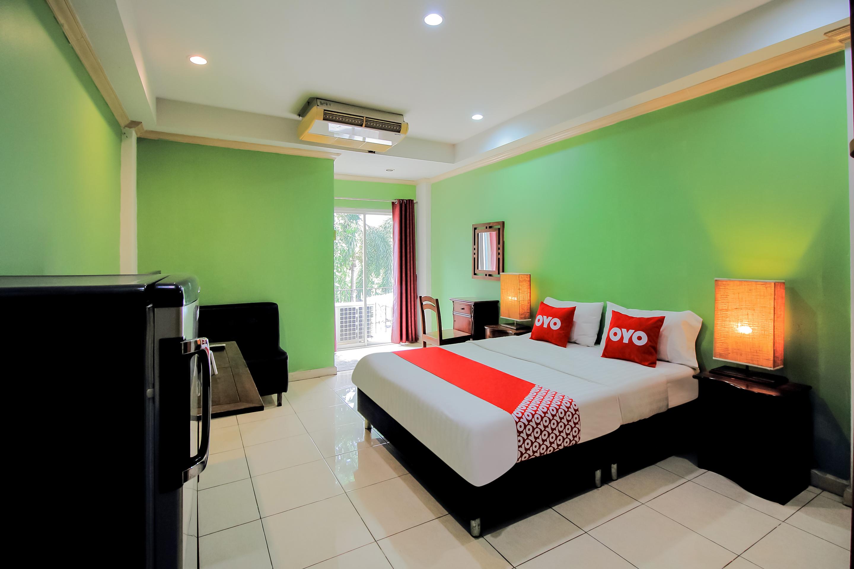 Hotel Oyo 254 Royal Pimand 3*
