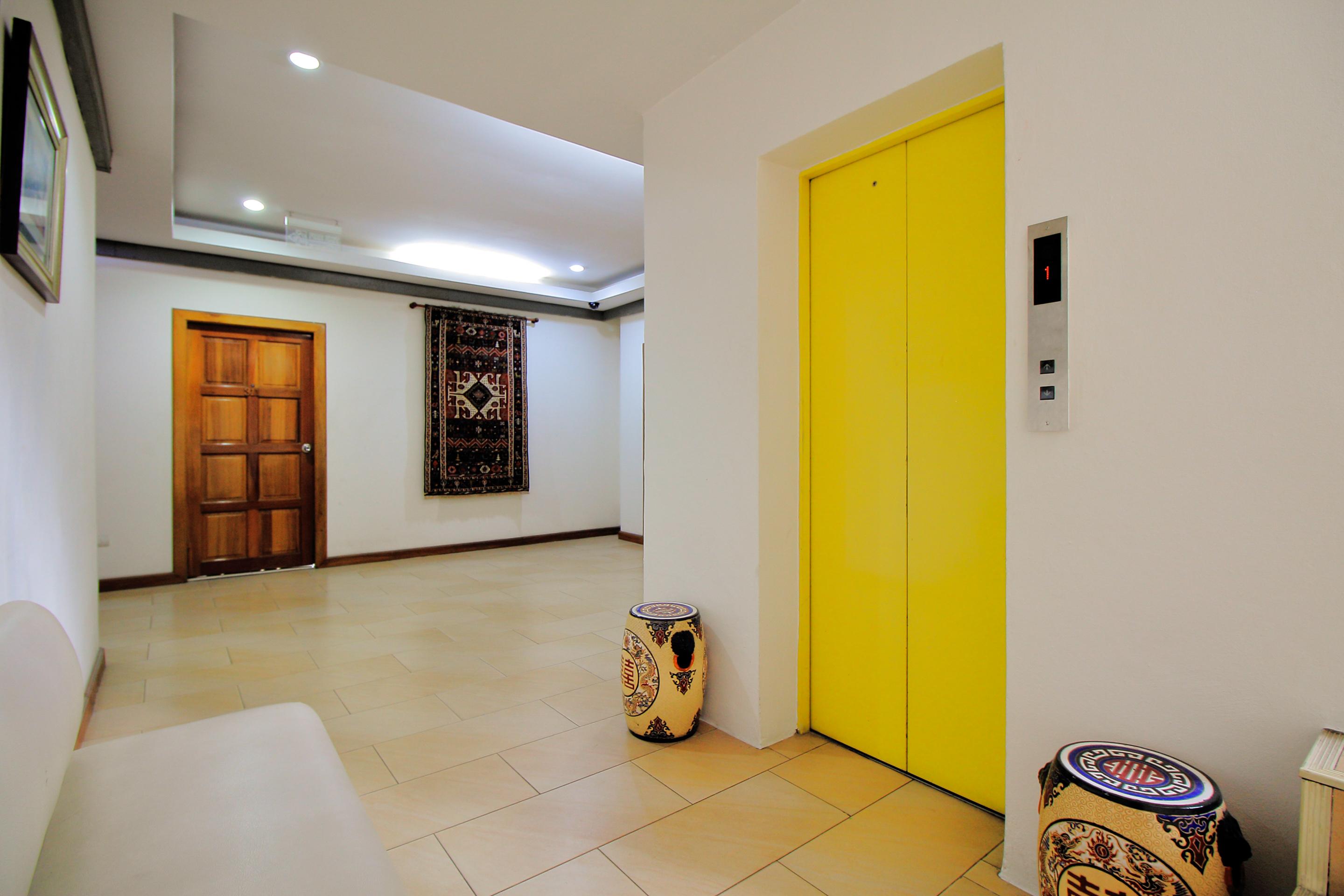 Hotel Oyo 254 Royal Pimand