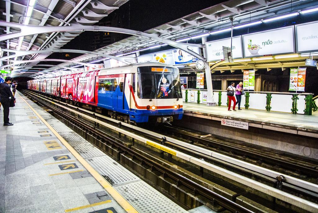 8 Sukhumvit Soi 8 Hostel *