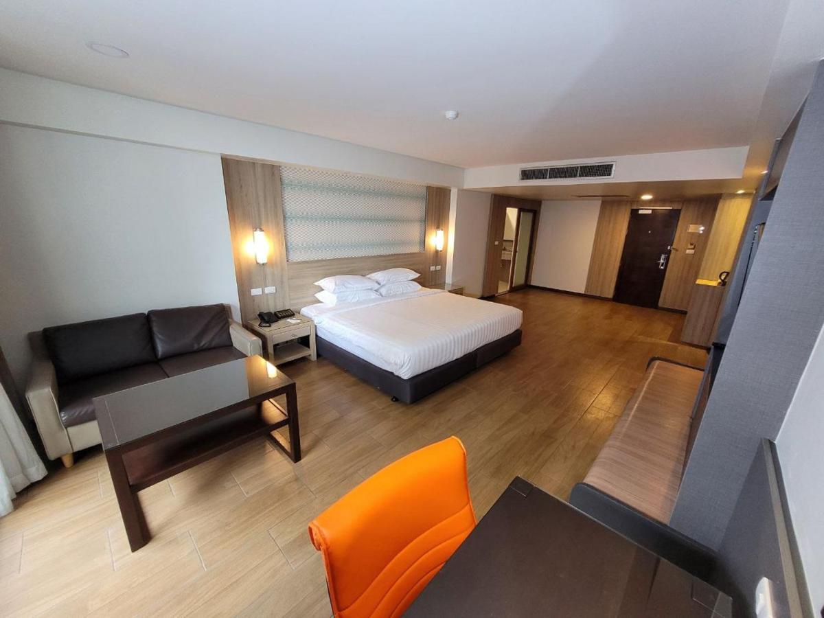Dynasty Grande 4* Bangkok