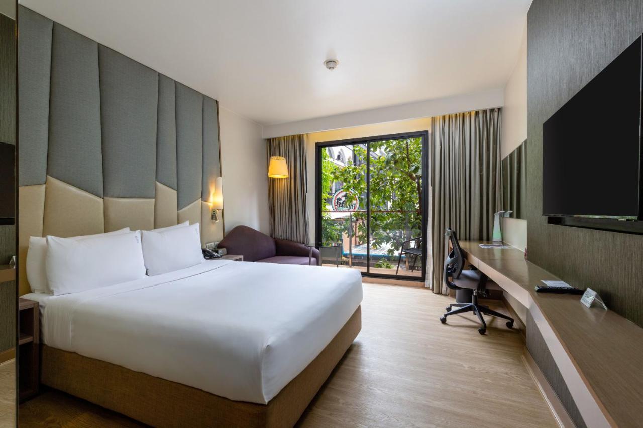 Express Sukhumvit 11 By Ihg Hotel 4*