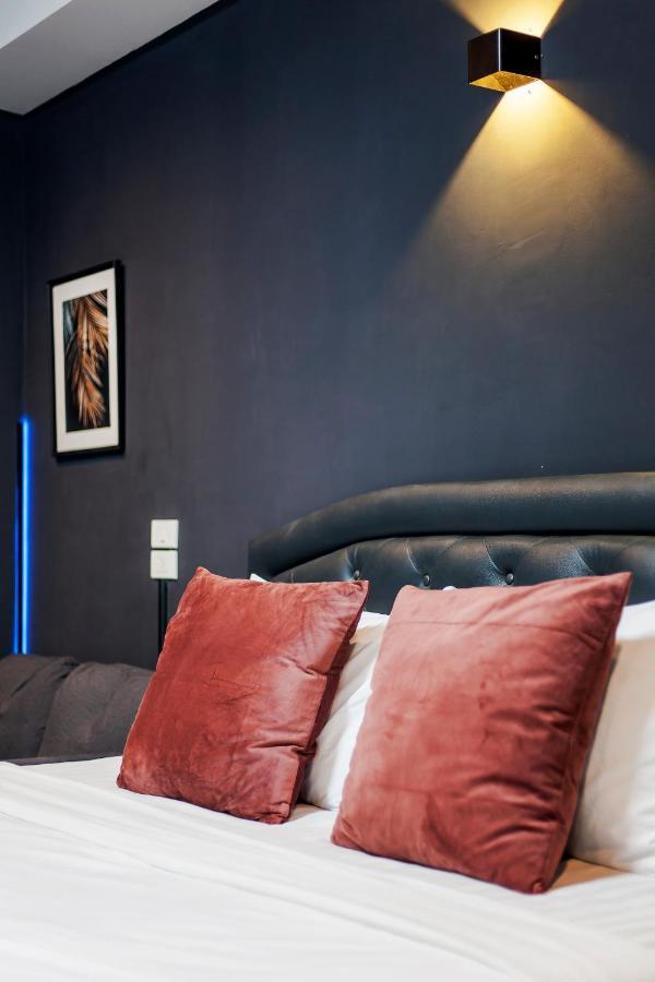 Cozzi By Grand Airport Albergue