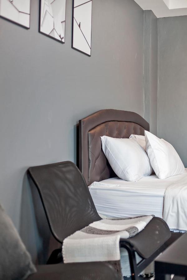 Cozzi By Grand Airport Albergue *