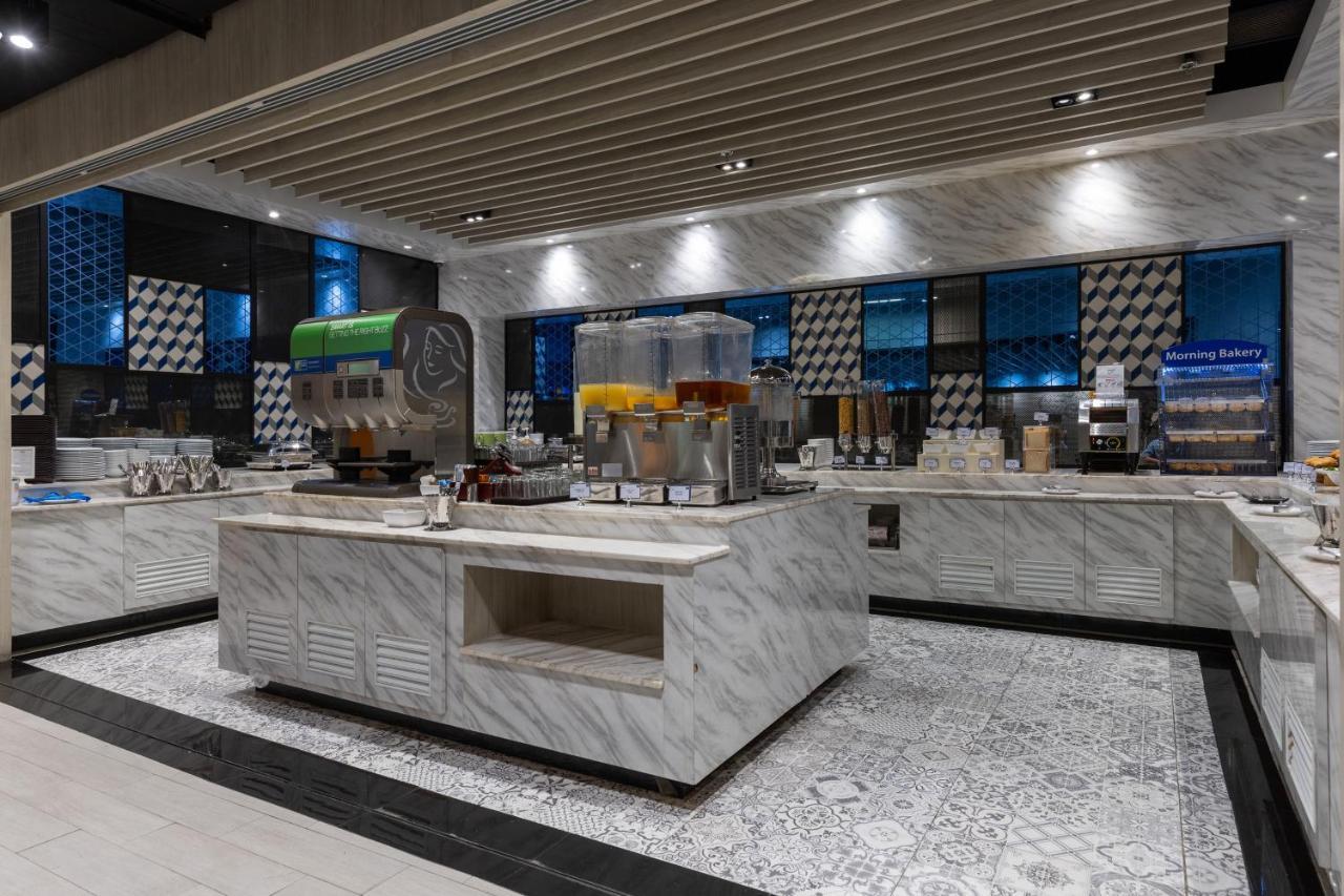 Express Sukhumvit 11 By Ihg Bangkok