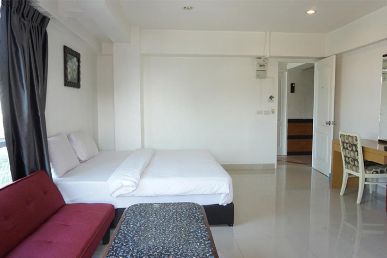 Latin Garden Hotel