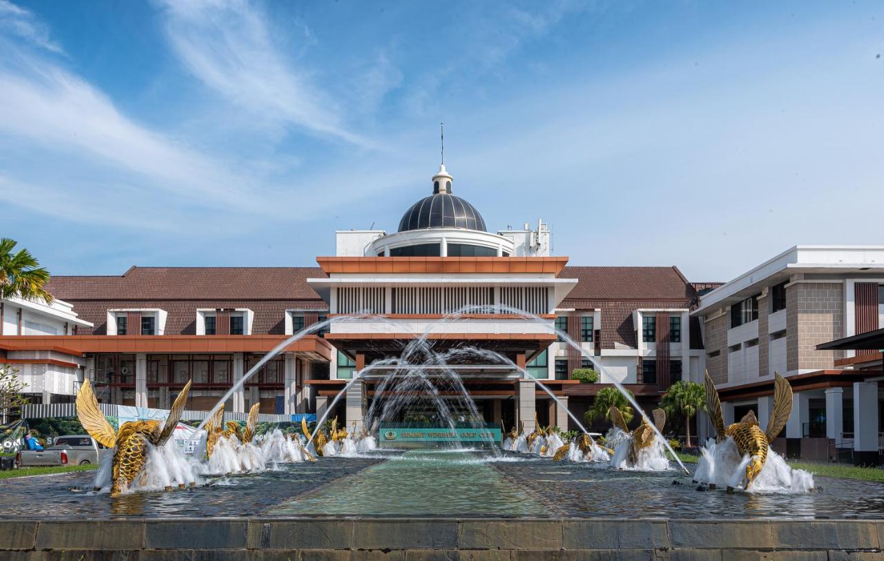 Summit Windmill Golf At Suvarnabhumi 5*