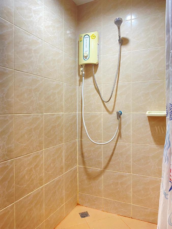 Double Dd House At Mrt Sutthisarn Hostel *