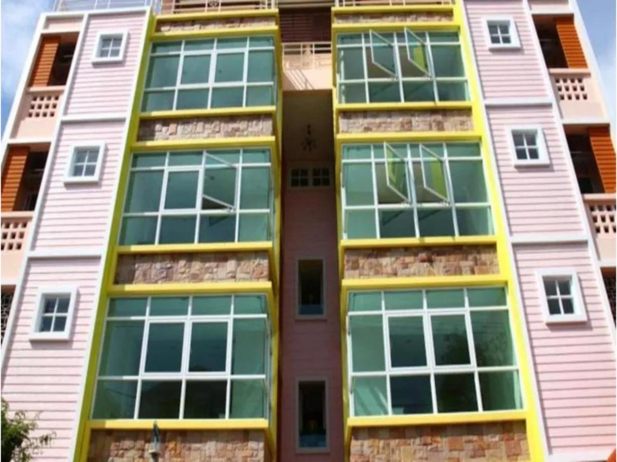 Oyo 75405 Ladda Place Hotel 3*