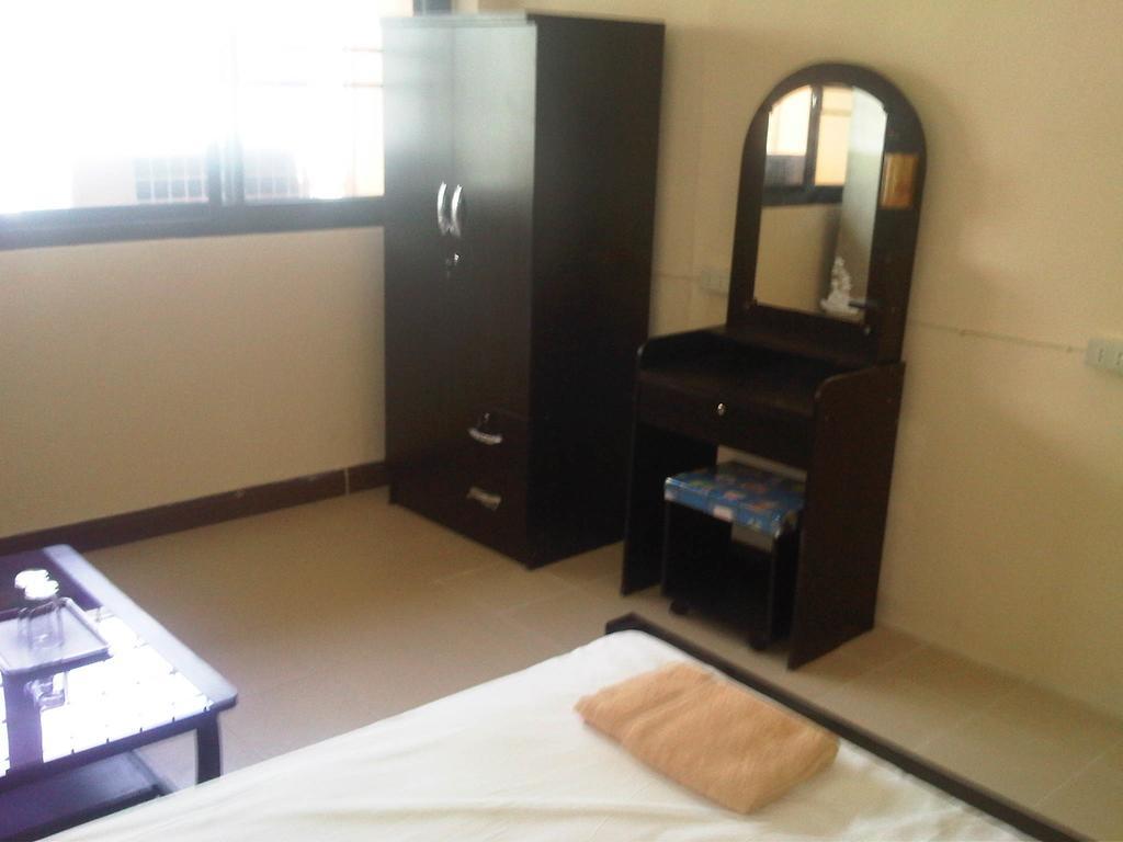 Guest house Lee House *