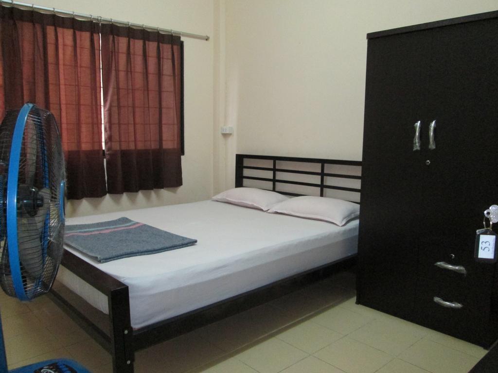 Guest house Lee House *