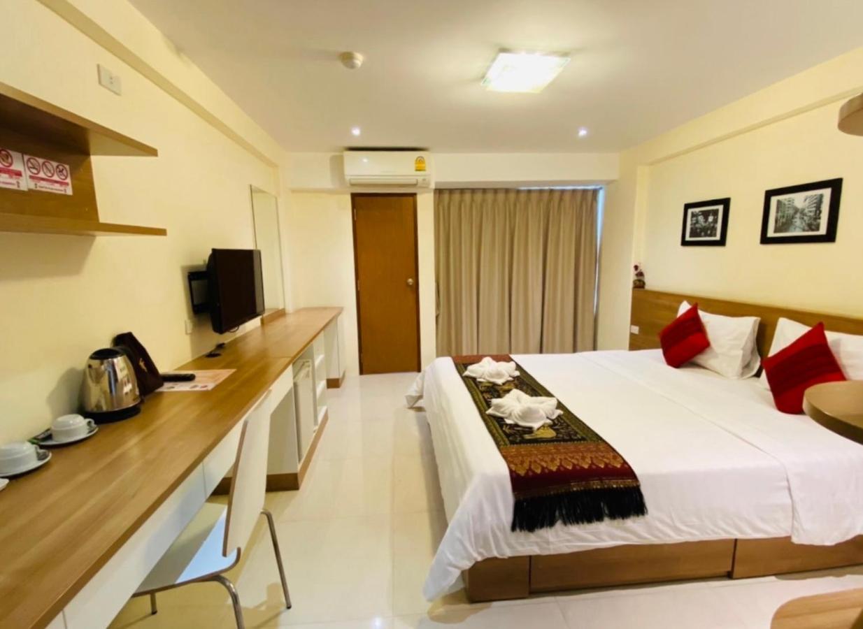 Kc Place Srinakarin Hotel 3*