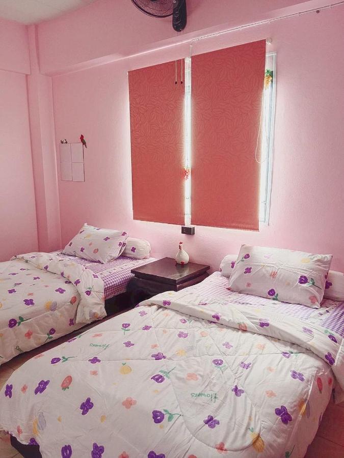 Airport Convenience Inn: Breakfast & Quick Transit Access Apartment *
