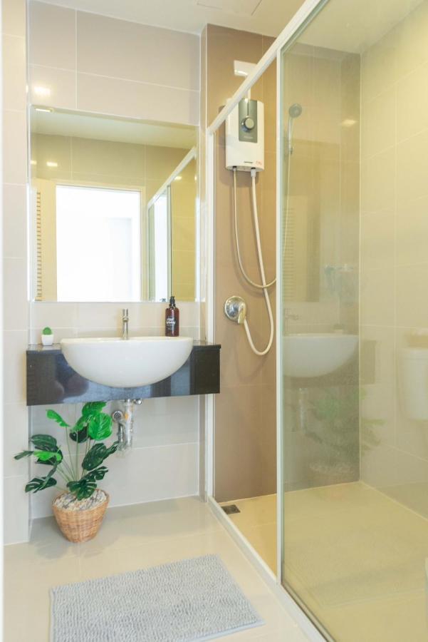 Lovely Next To Bkk Airport, Food Marts, Quiet Place To Apartment