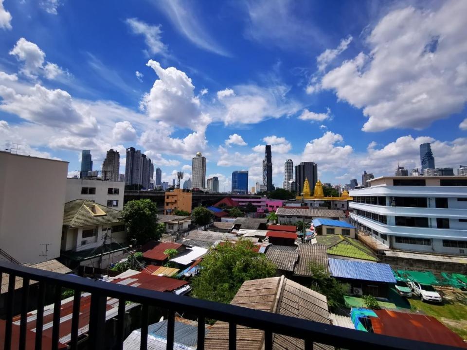 Blossom Apartment Bangkok