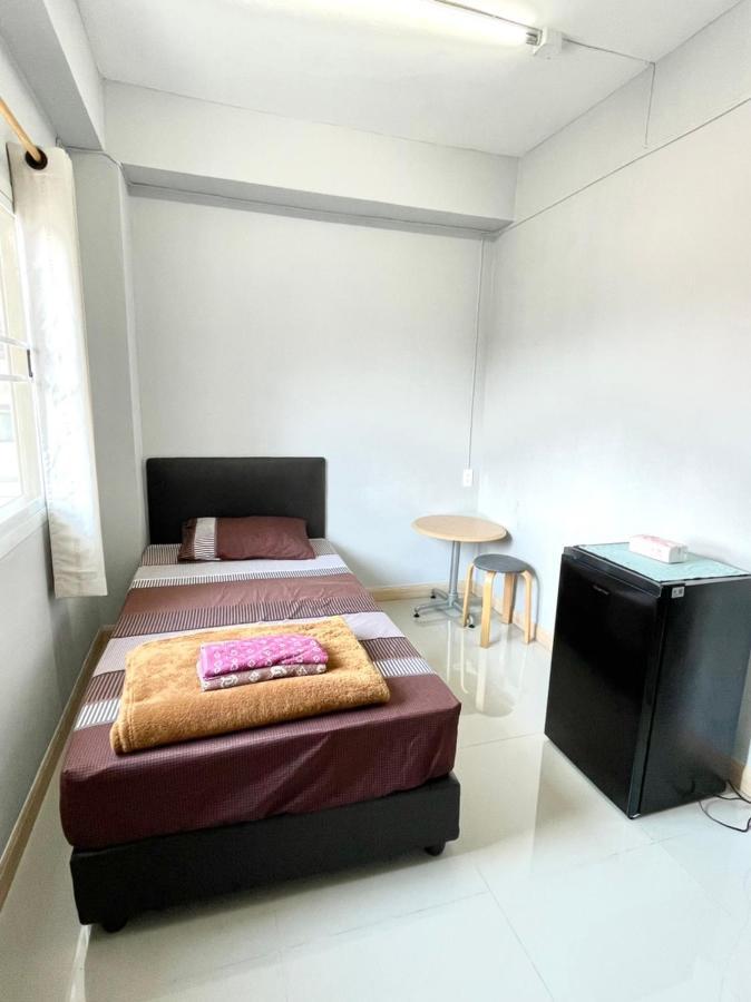 Apartment 808