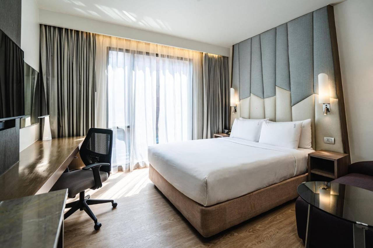 Hotel Express Sukhumvit 11 By Ihg