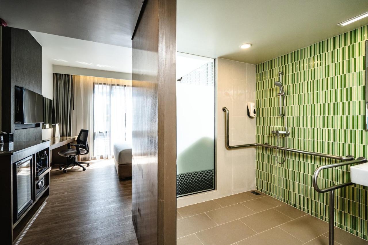 Express Sukhumvit 11 By Ihg Hotel