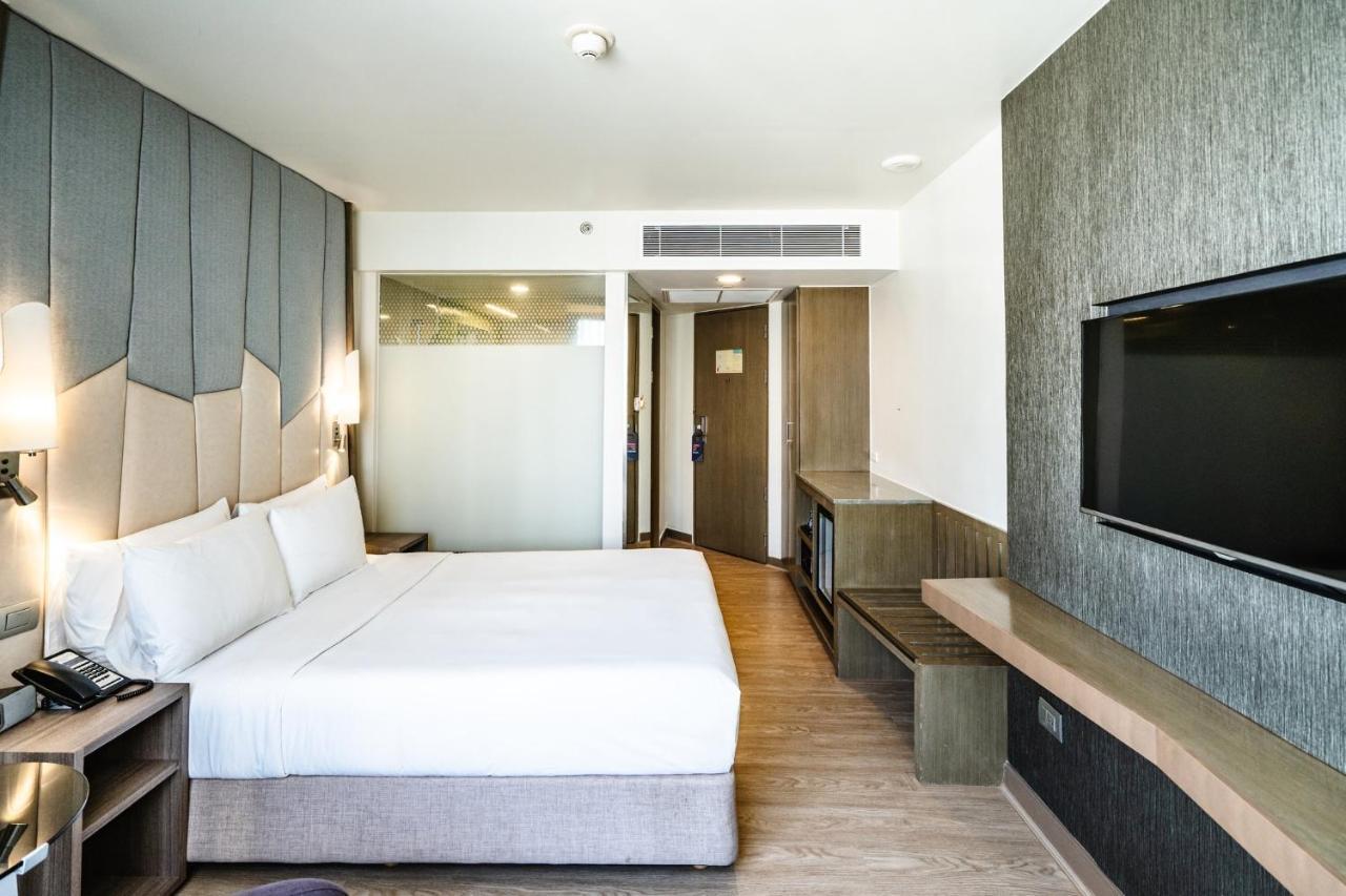 Express Sukhumvit 11 By Ihg Hotel