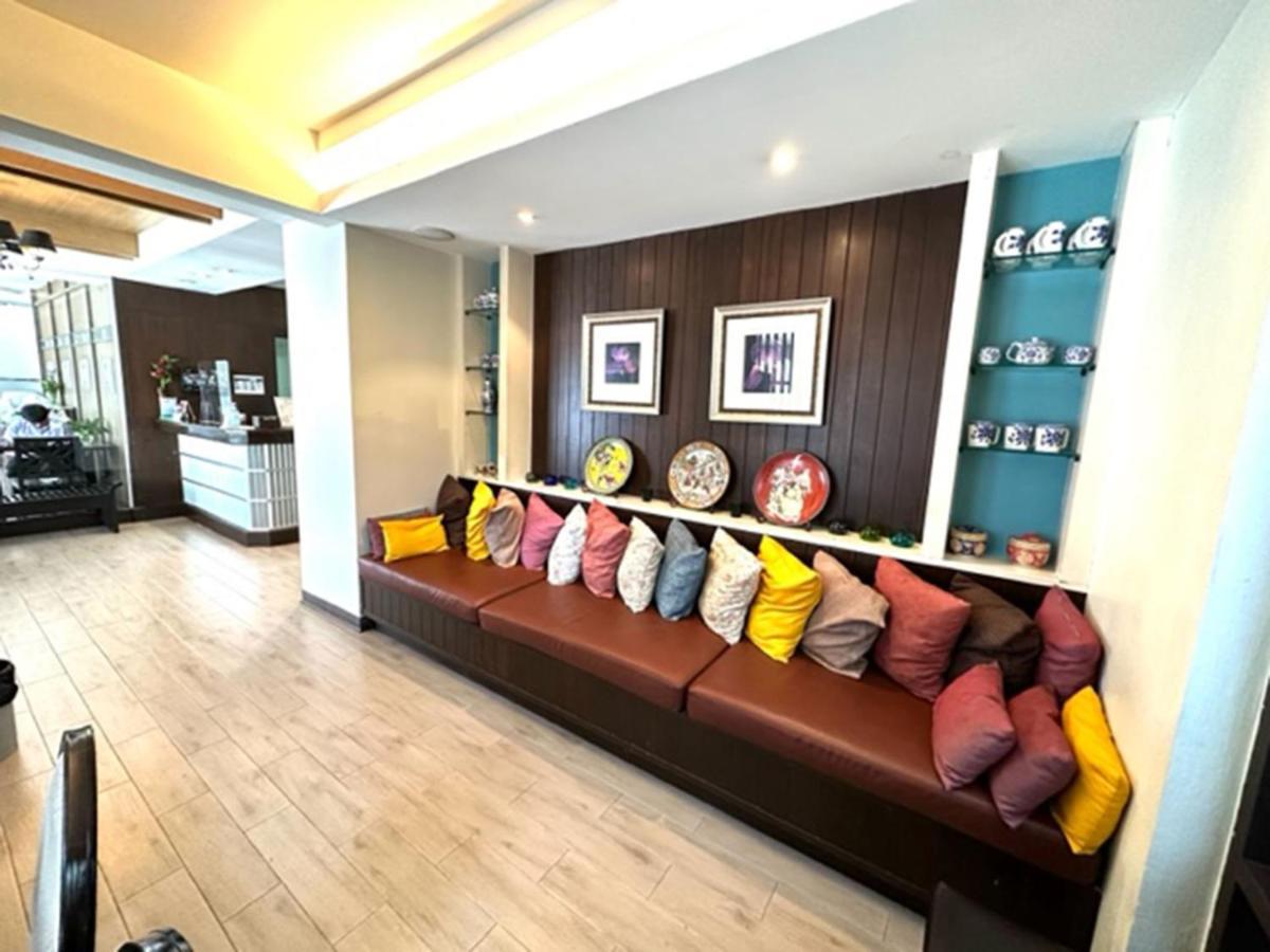 Sawasdee @ Sukhumvit Soi 8 Hotel 3*
