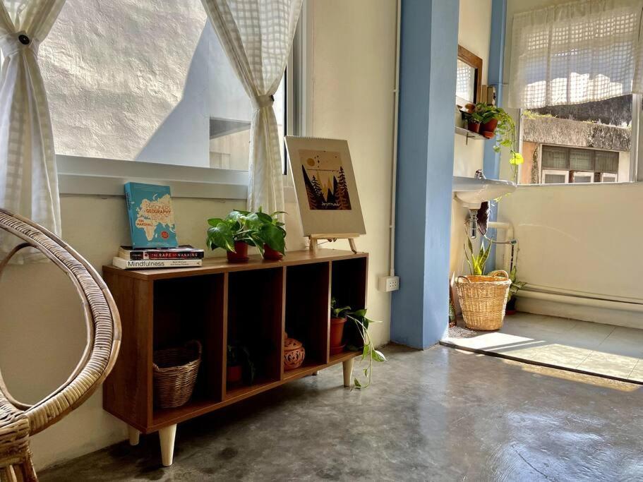 Hostel Baan Khaosoi - Private In A Rooftop 2nd Floor *
