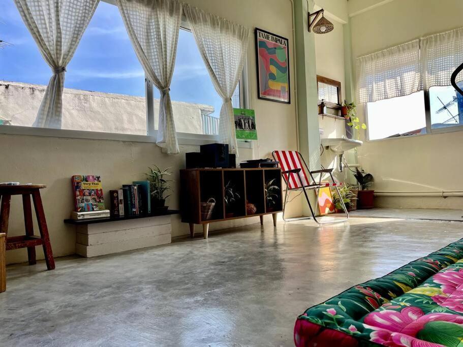 Hostel Baan Khaosoi - Private In A Rooftop 2nd Floor *