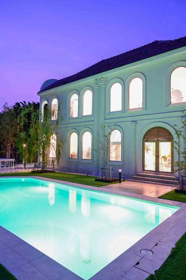 Arpo Pool Riverside Villa *