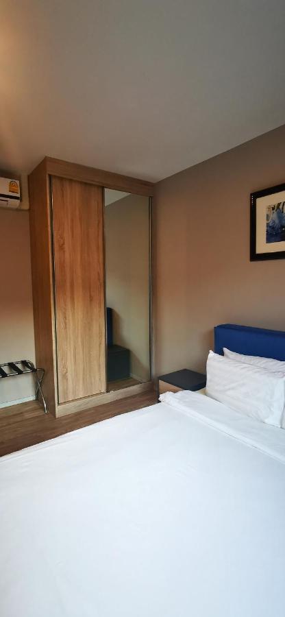 Blossom Apartment Bangkok