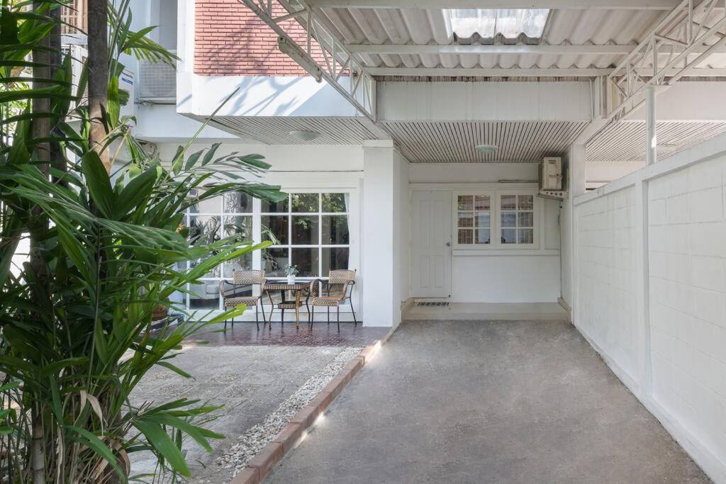 Oasis Townhouse In The Perfect Location Holiday home *