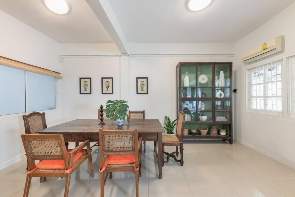 Oasis Townhouse In The Perfect Location