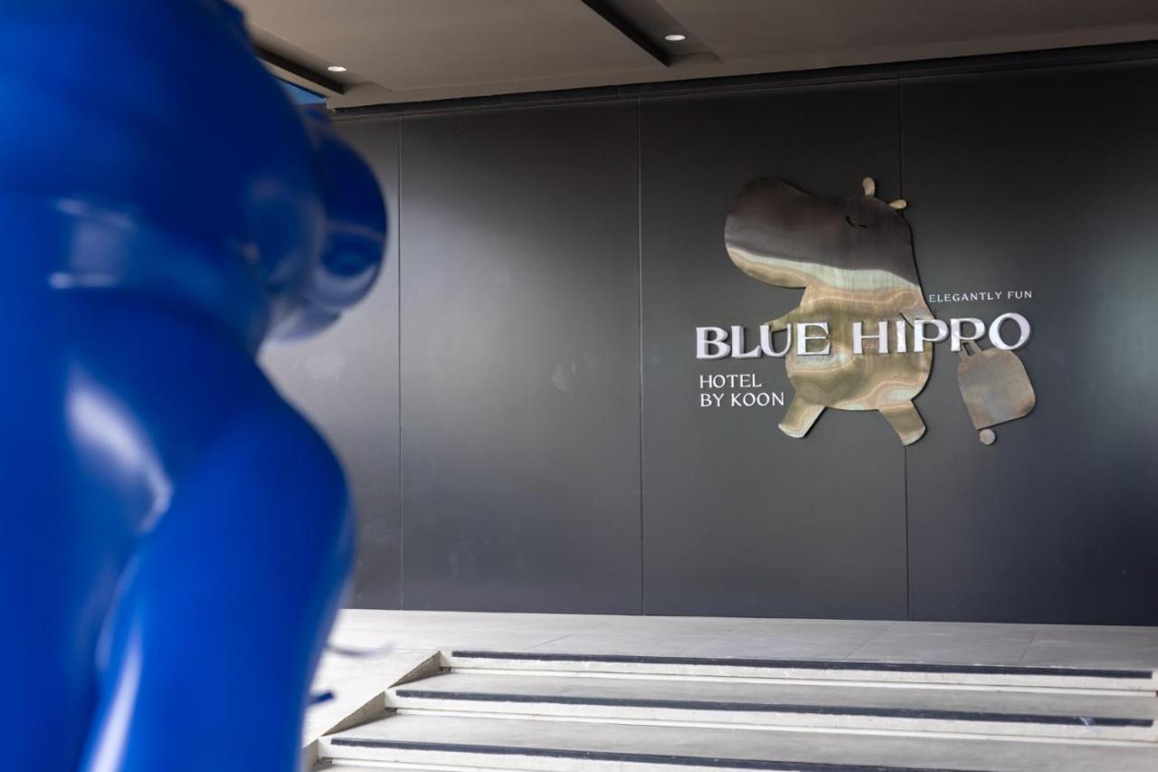 Blue Hippo 4*