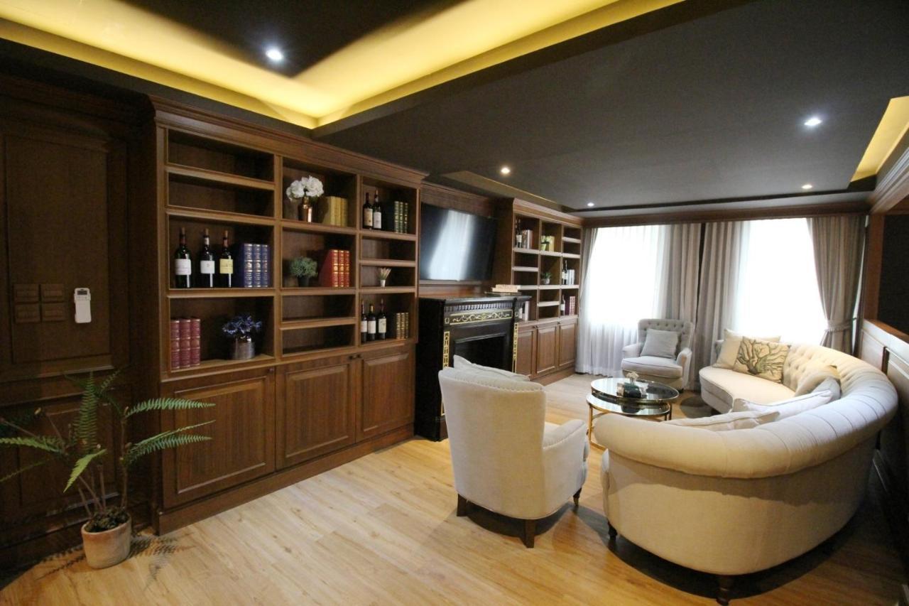 Aparthotel Sasha House *
