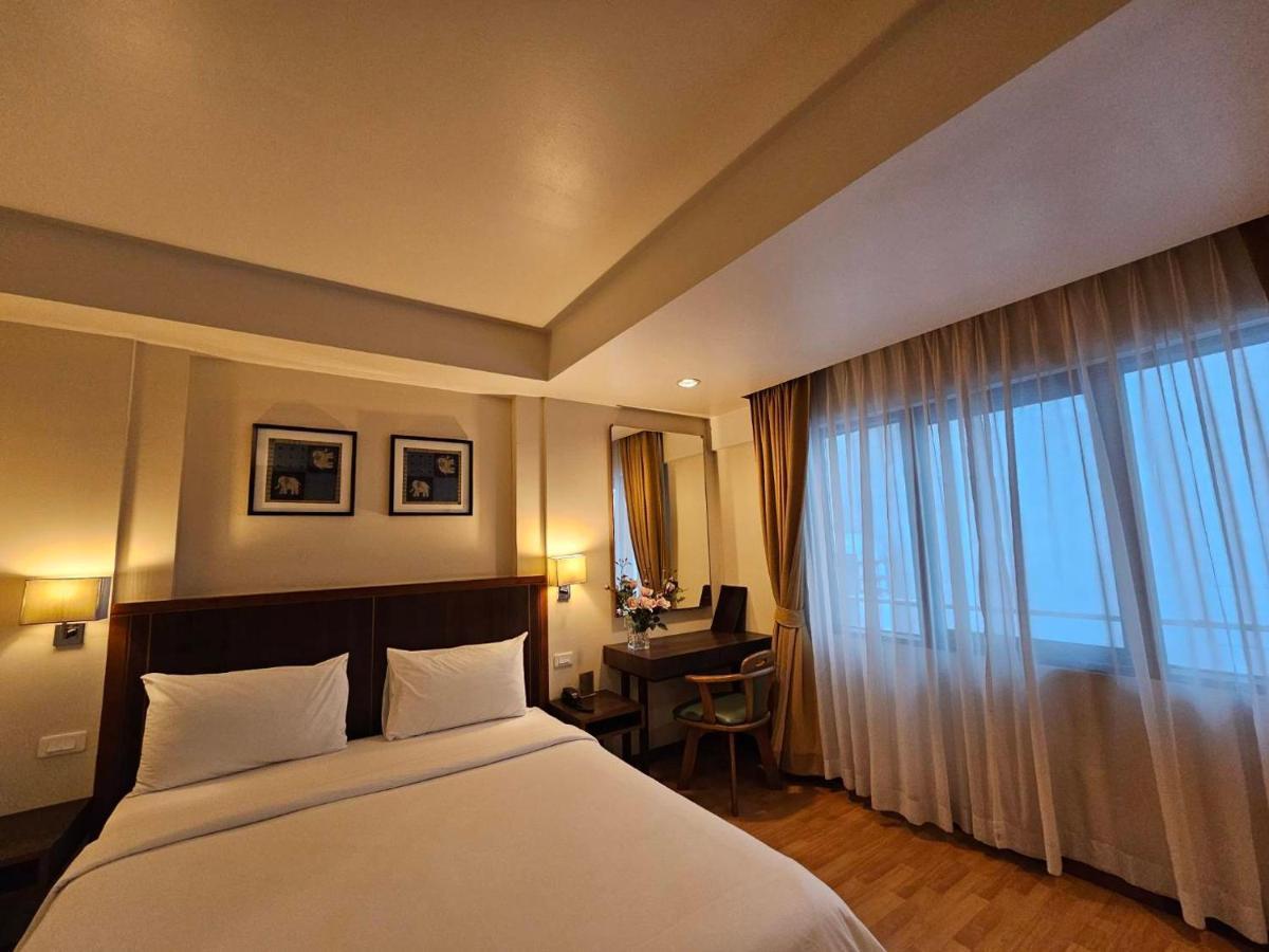 Hotel Dynasty